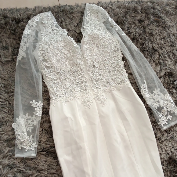 White Lace Wedding Gown - Picture 9 of 9